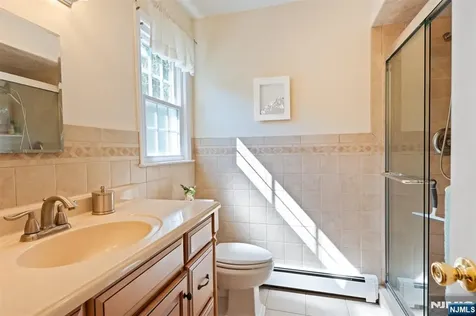 4 Skie Drive Paramus NJ 07652