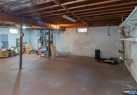 4 Skie Drive Paramus NJ 07652