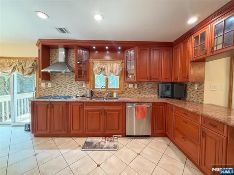 39-05 Knott Terrace Fair Lawn NJ 07410