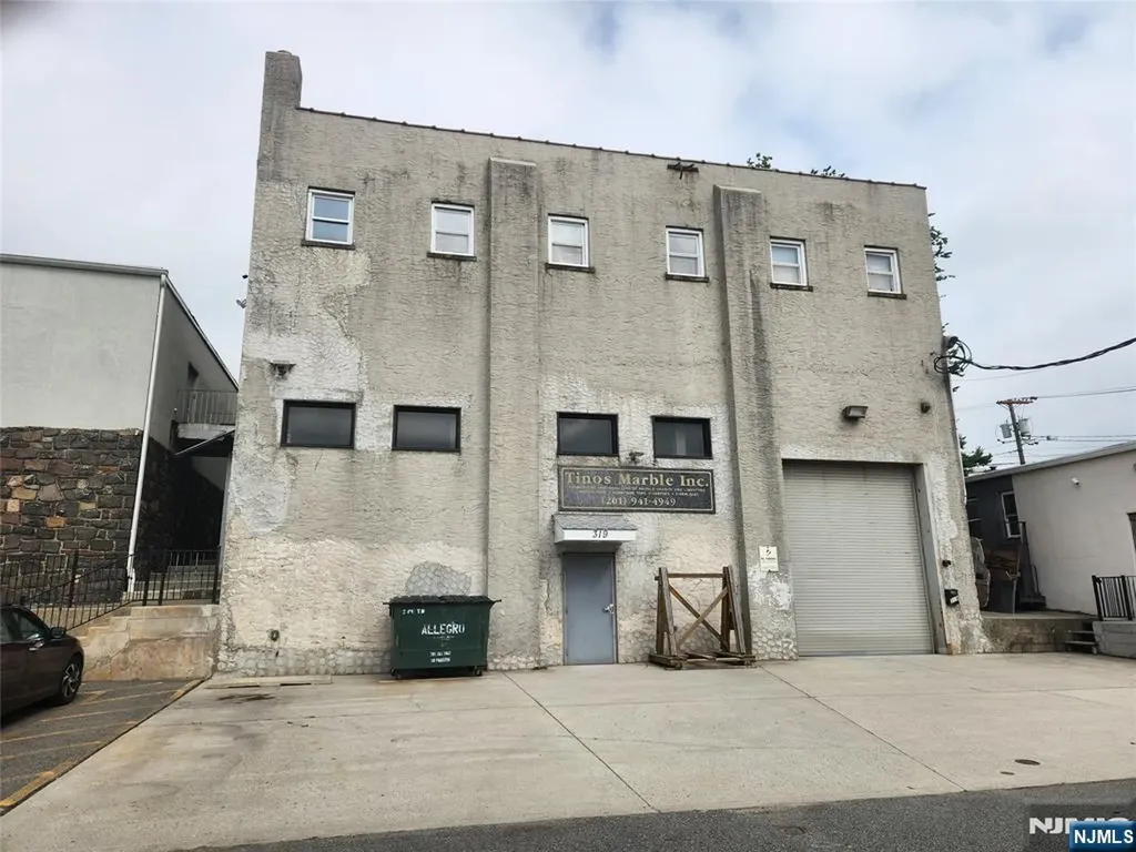 319 10th Street Fairview NJ 07022