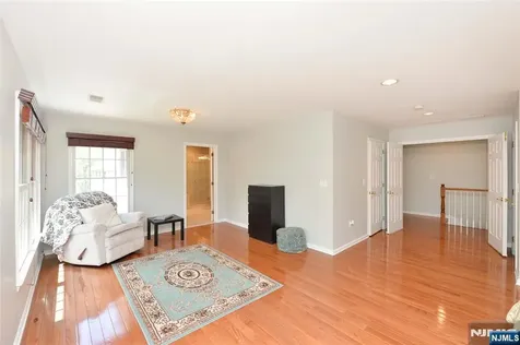 1 Woods Edge Road Old Tappan NJ 07675