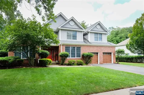 1 Woods Edge Road Old Tappan NJ 07675