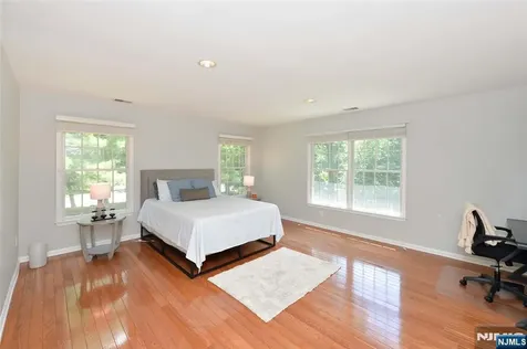 1 Woods Edge Road Old Tappan NJ 07675