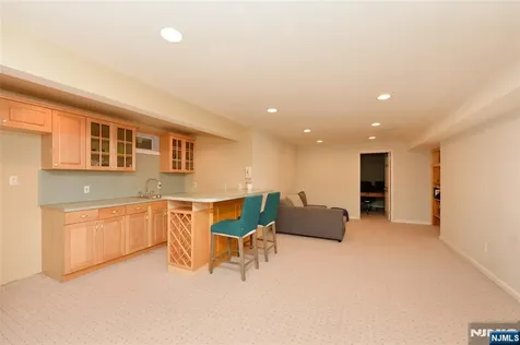 1 Woods Edge Road Old Tappan NJ 07675