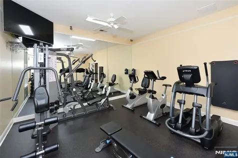 1 Woods Edge Road Old Tappan NJ 07675