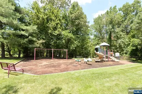 1 Woods Edge Road Old Tappan NJ 07675