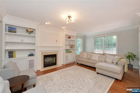 1 Woods Edge Road Old Tappan NJ 07675