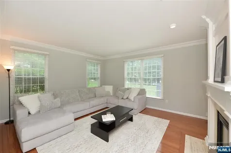 1 Woods Edge Road Old Tappan NJ 07675