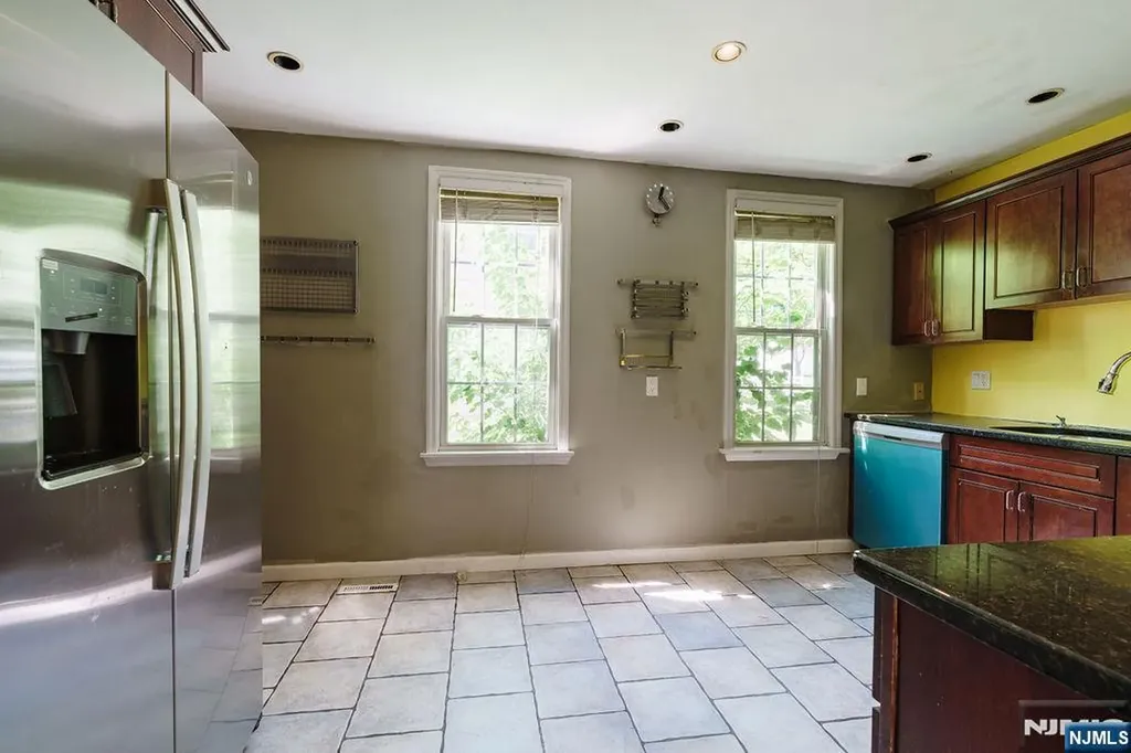 131 Prospect Avenue Bergenfield NJ 07621