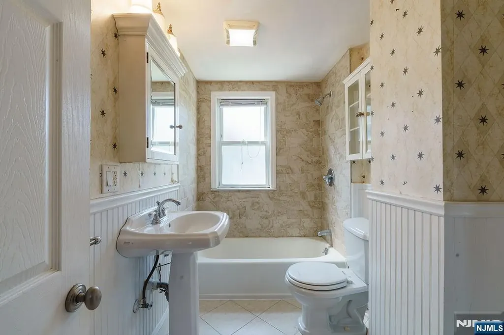 131 Prospect Avenue Bergenfield NJ 07621