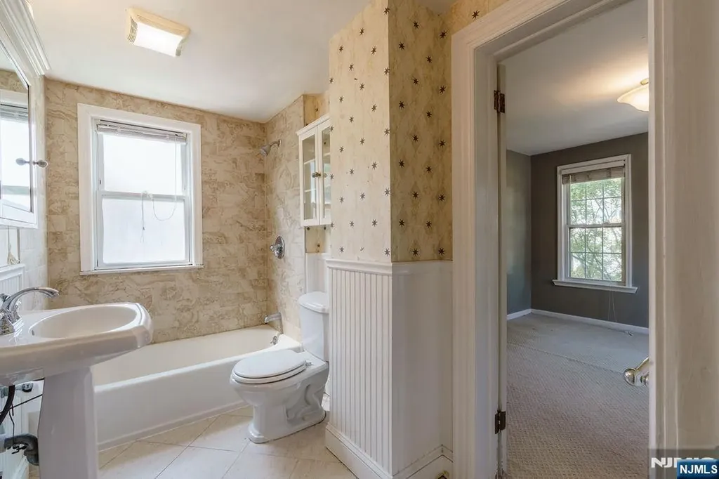 131 Prospect Avenue Bergenfield NJ 07621