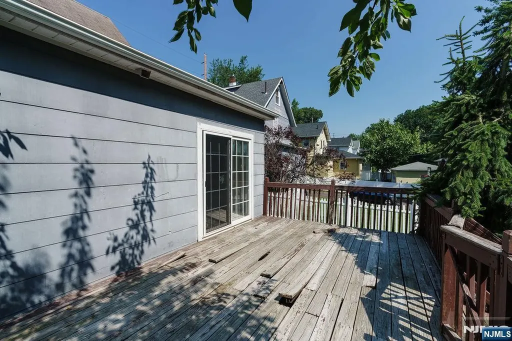 131 Prospect Avenue Bergenfield NJ 07621