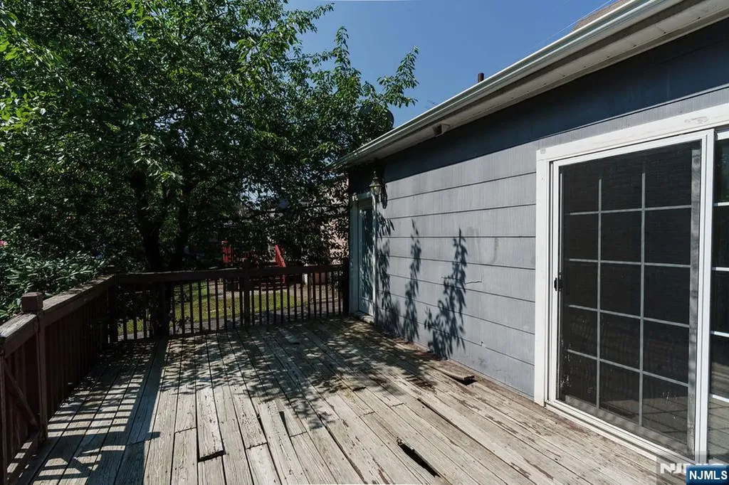 131 Prospect Avenue Bergenfield NJ 07621