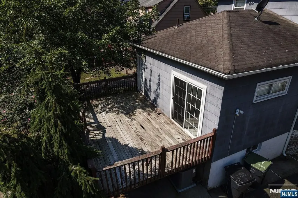 131 Prospect Avenue Bergenfield NJ 07621