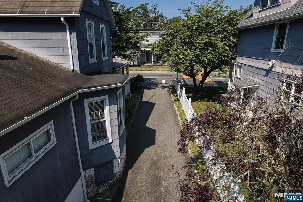 131 Prospect Avenue Bergenfield NJ 07621