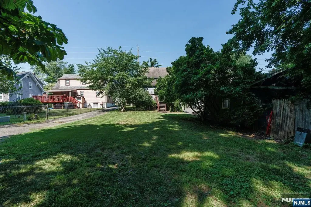 131 Prospect Avenue Bergenfield NJ 07621