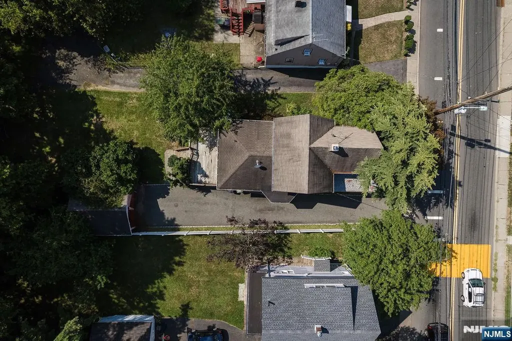 131 Prospect Avenue Bergenfield NJ 07621