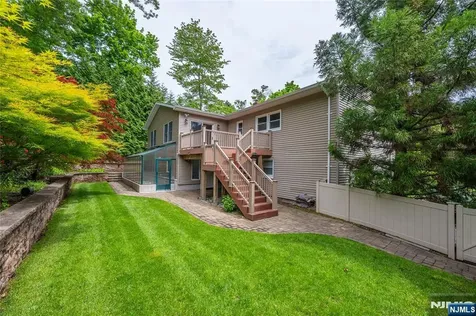 11 Michael Street Woodcliff Lake NJ 07677