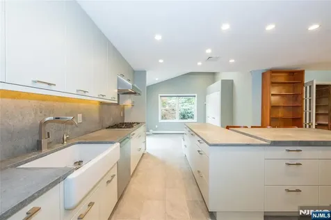 11 Michael Street Woodcliff Lake NJ 07677