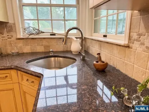 674 Ackerman Avenue Glen Rock NJ 07452