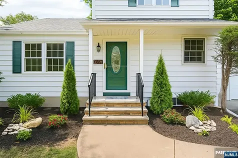 674 Ackerman Avenue Glen Rock NJ 07452