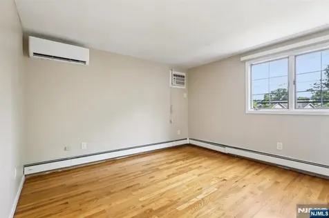 674 Ackerman Avenue Glen Rock NJ 07452