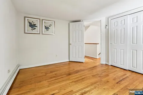 674 Ackerman Avenue Glen Rock NJ 07452