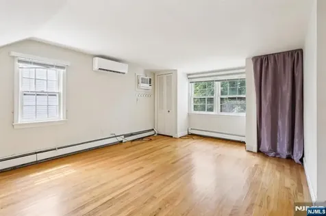 674 Ackerman Avenue Glen Rock NJ 07452