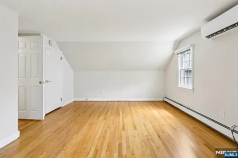 674 Ackerman Avenue Glen Rock NJ 07452
