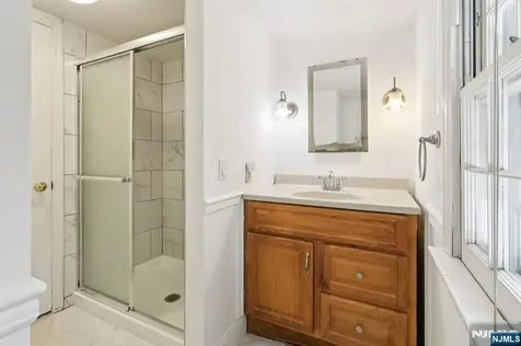 674 Ackerman Avenue Glen Rock NJ 07452