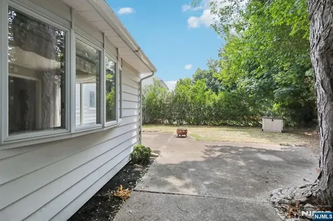 674 Ackerman Avenue Glen Rock NJ 07452