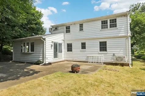 674 Ackerman Avenue Glen Rock NJ 07452