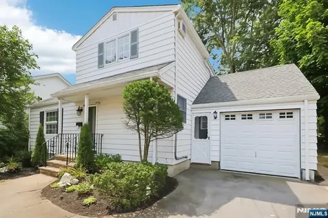 674 Ackerman Avenue Glen Rock NJ 07452