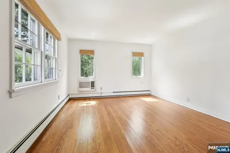 674 Ackerman Avenue Glen Rock NJ 07452
