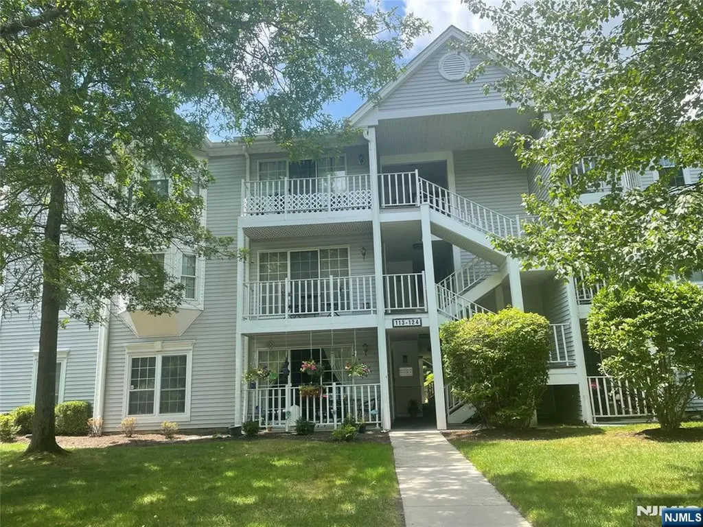 124 Raintree Lane Mahwah NJ 07430