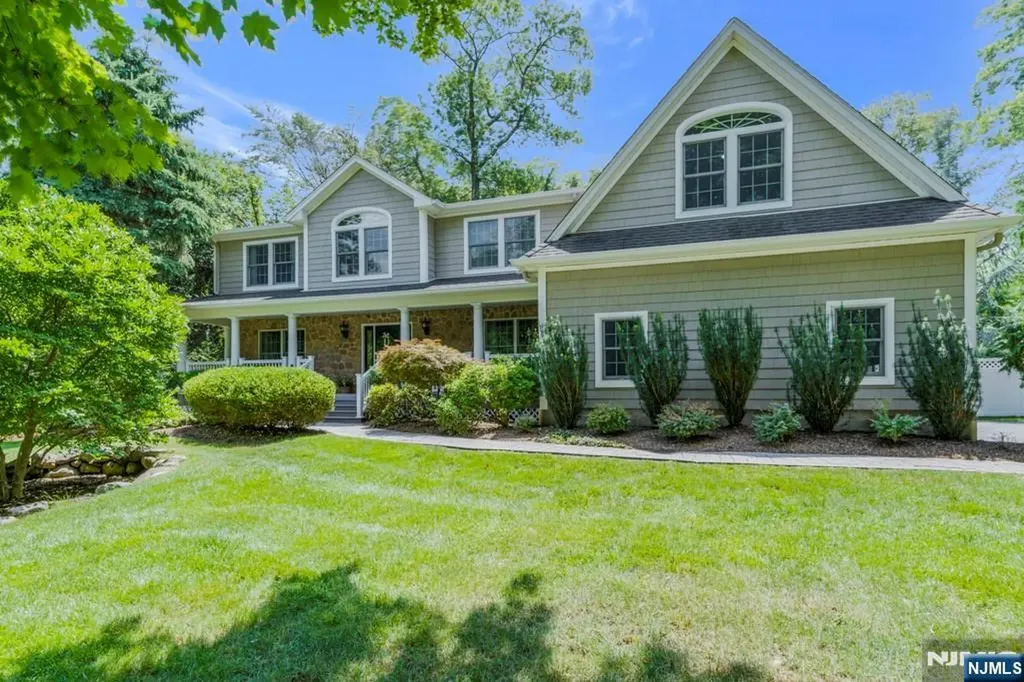 217 Navajo Drive Wyckoff NJ 07481