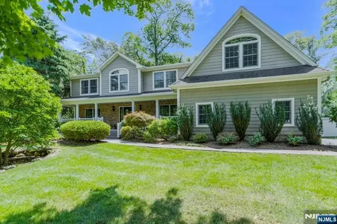 217 Navajo Drive Wyckoff NJ 07481