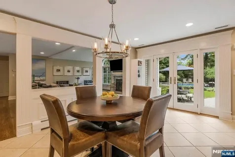 217 Navajo Drive Wyckoff NJ 07481