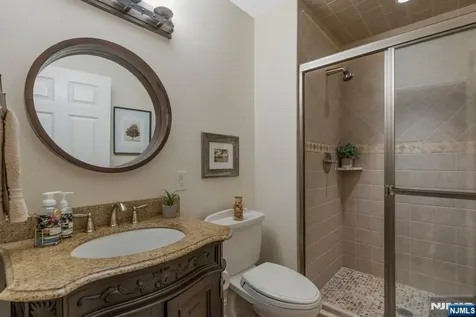 217 Navajo Drive Wyckoff NJ 07481