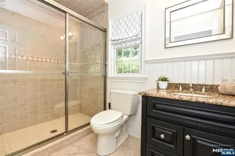 217 Navajo Drive Wyckoff NJ 07481