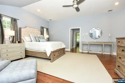217 Navajo Drive Wyckoff NJ 07481