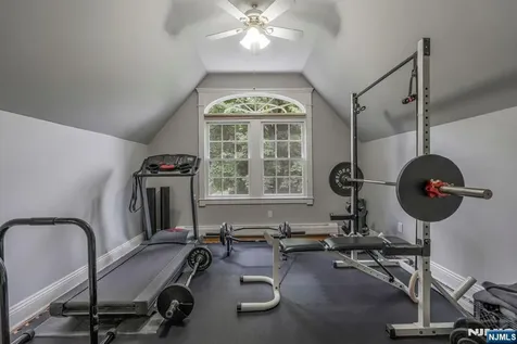 217 Navajo Drive Wyckoff NJ 07481