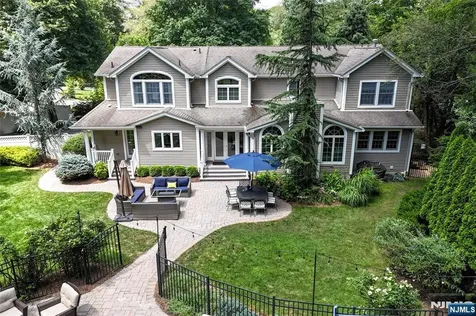 217 Navajo Drive Wyckoff NJ 07481