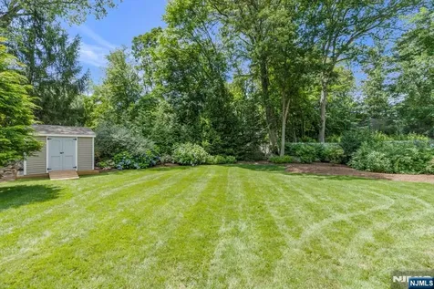 217 Navajo Drive Wyckoff NJ 07481