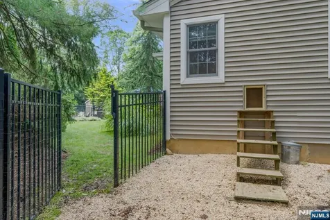 217 Navajo Drive Wyckoff NJ 07481