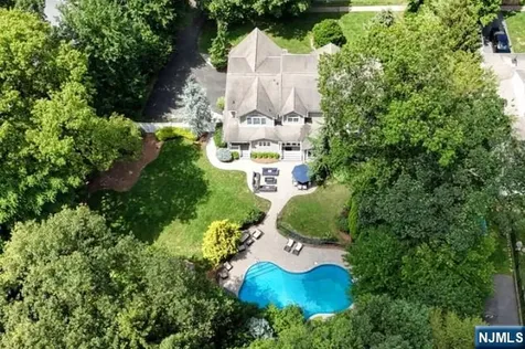 217 Navajo Drive Wyckoff NJ 07481