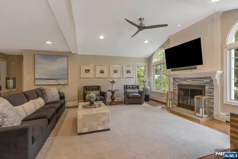 217 Navajo Drive Wyckoff NJ 07481