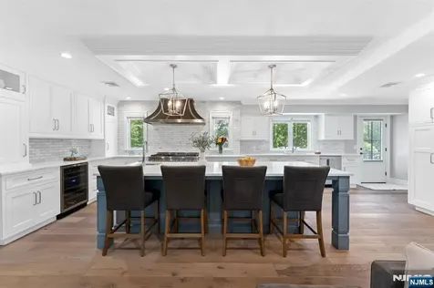 425 Clinton Avenue Wyckoff NJ 07481