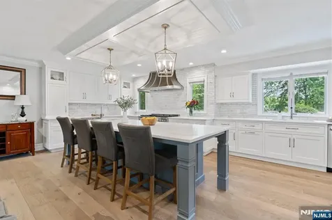 425 Clinton Avenue Wyckoff NJ 07481