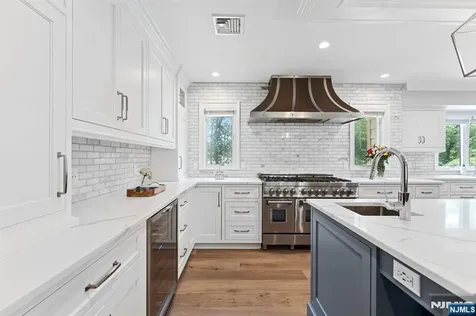 425 Clinton Avenue Wyckoff NJ 07481